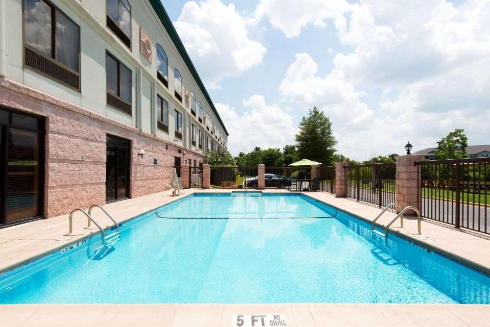 Wingate By Wyndham Montgomery Image 7