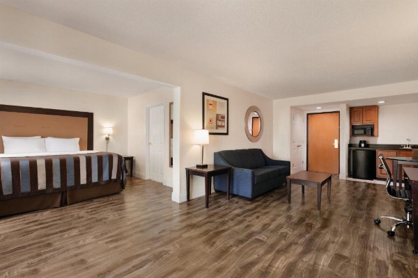 Wingate By Wyndham Montgomery image 22